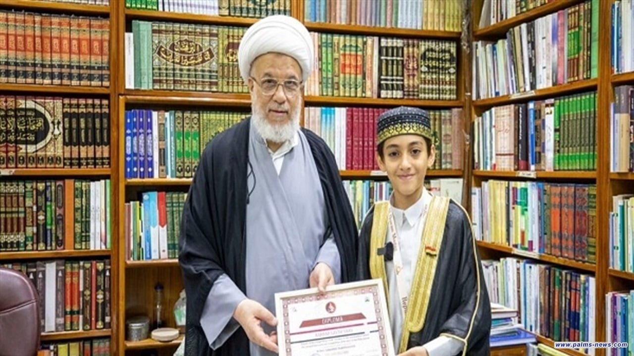 العتبة العباسية تكرمُ طالباً خطف المركز الأول بقراءة القران في روسيا